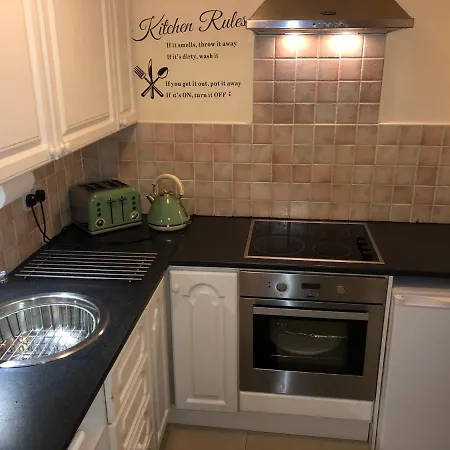 2 P-lane Self Catering Lejlighed *