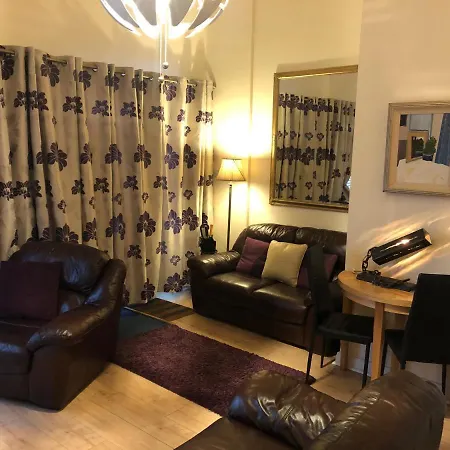 Apartment 2 P-lane Self Catering